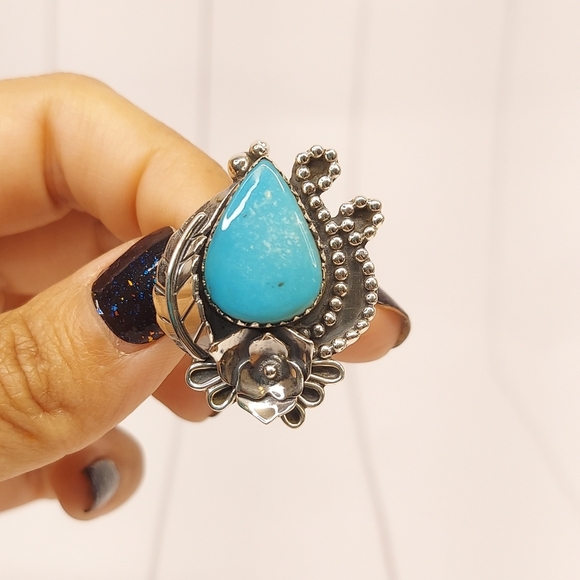Handcrafted Natural Turquoise Ring - Picture 7 of 7